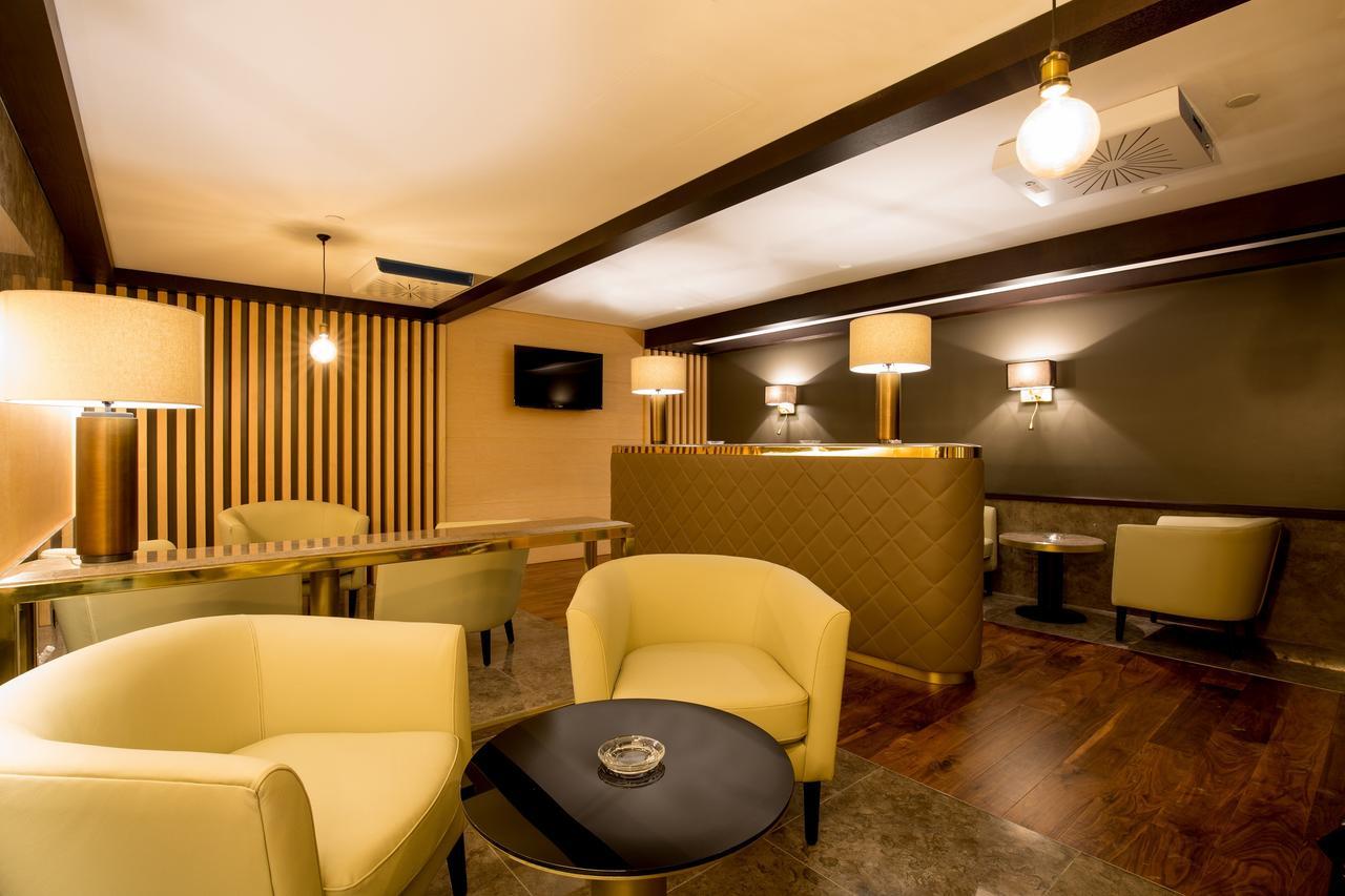 다운타운 로타나 호텔 마나마 외부 사진 VIP Lounge at the airport