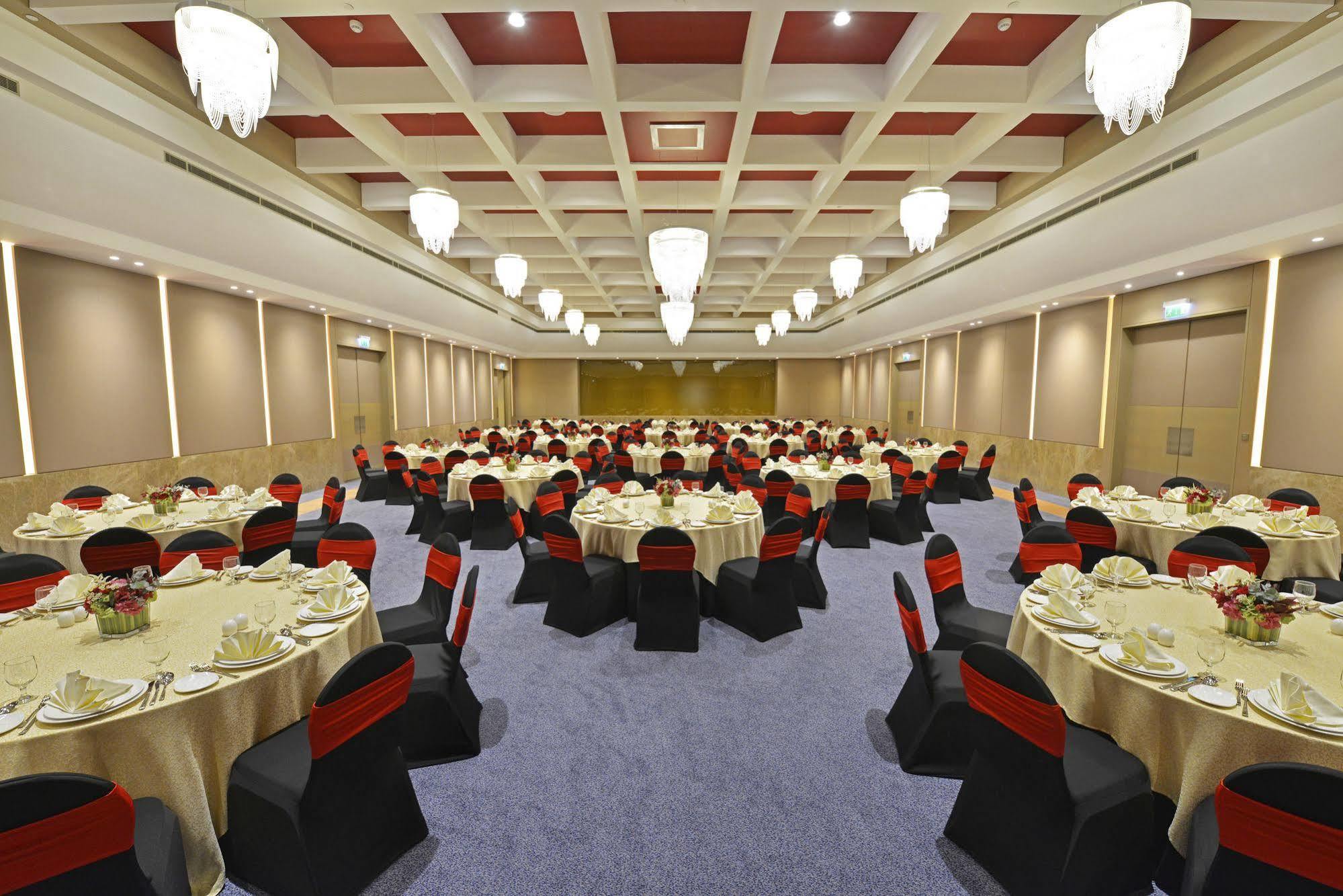 다운타운 로타나 호텔 마나마 외부 사진 The Grand Ballroom